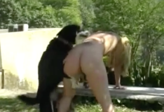 porno zoofilia xxx mulher transando com cachorro no jardim