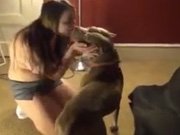 Video porno zoofilia novinha de tetas grandes fode cachorro